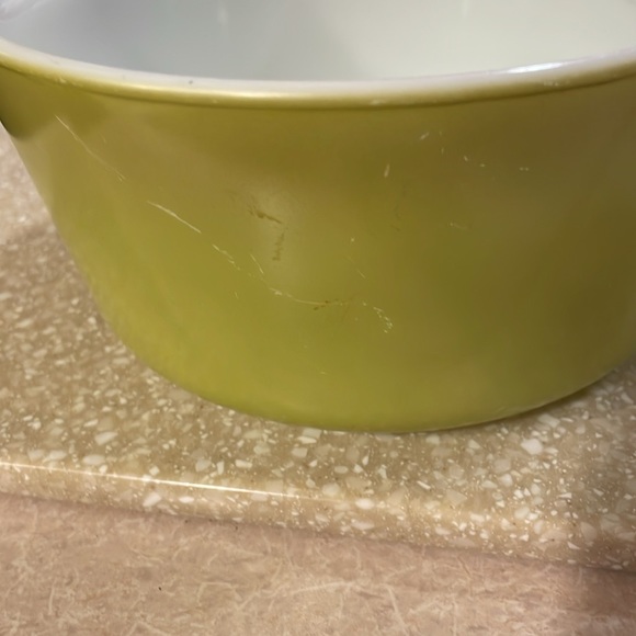 Vintage pyrex yellow daisy 2.5L,  1-1/2qt olive casserole dish. Great condition. - Picture 11 of 12